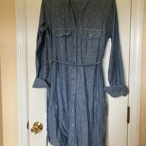 Great condition long sleeve chambray Gap shirt dress size S.